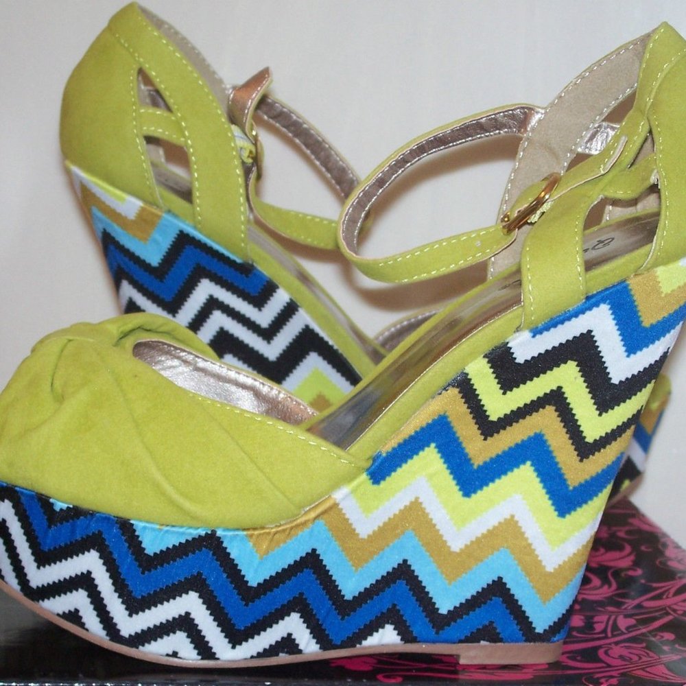 Qupid Lime Green Velvet Wedges Chevron Print Shoes 5.5